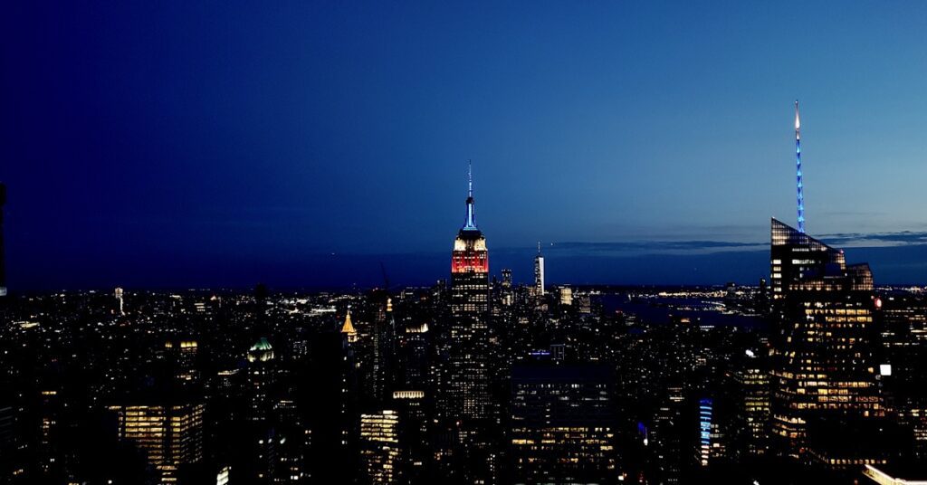 Empire-state-building-night-time