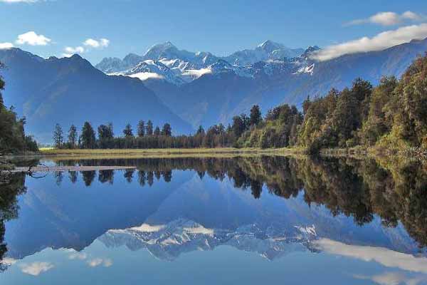 Lake Matheson Glacial lake in New Zealand