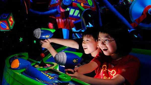 Disneyland's-Tomorrowland-Buzz Lightyear Astro Blasters